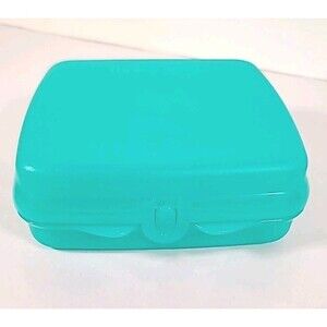 Tupperware Lunch Sandwich Keeper Teal  8203 A-2 Flip Top Container